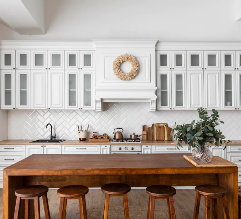 How to Decorate a Beige Kitchen on a Budget