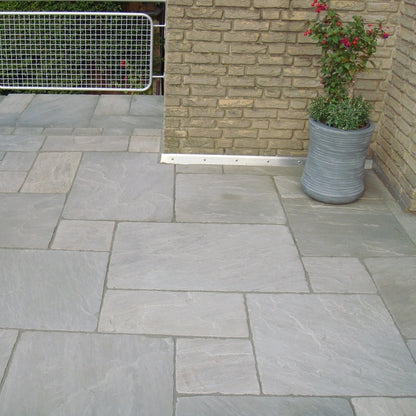 Heritage Light Grey Sandstone Paving Pack (19.5m2 - 66 Slabs/Mixed Pack)